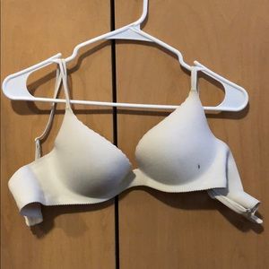 34C Victoria’s Secret secret embrace push up bra
